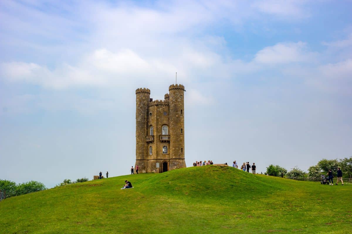 19 Stunning Castles in The Cotswolds